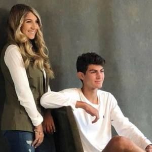 Meet your Posher, Andrea